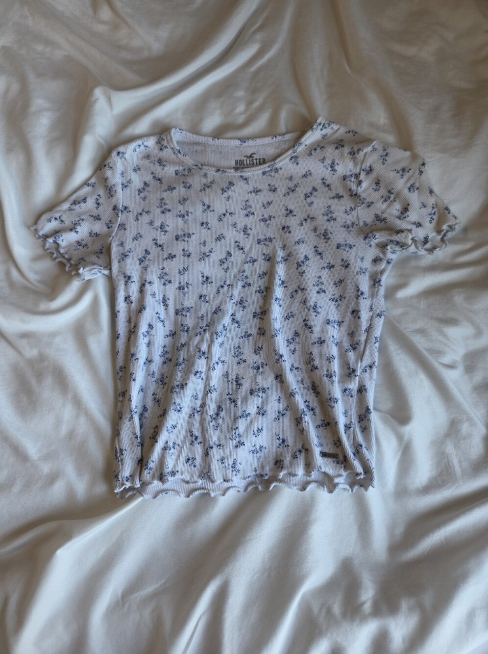 Hollister Blue Floral Ribbed Lettuce-Edge Tee